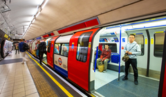 В лондонском метро запустят поезд, очищающий пути