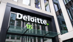 Deloitte предоставит равный для отцов и матерей отпуск по уходу за ребенком