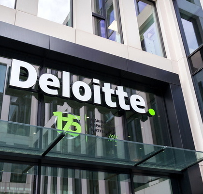 Deloitte продолжает сокращать штат сотрудников