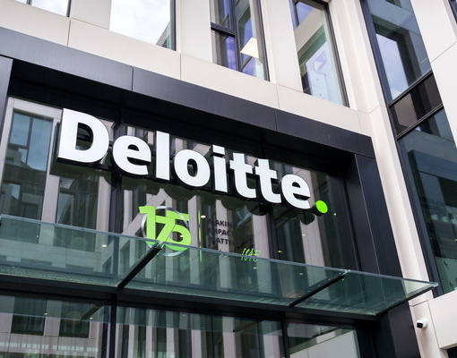 Deloitte продолжает сокращать штат сотрудников