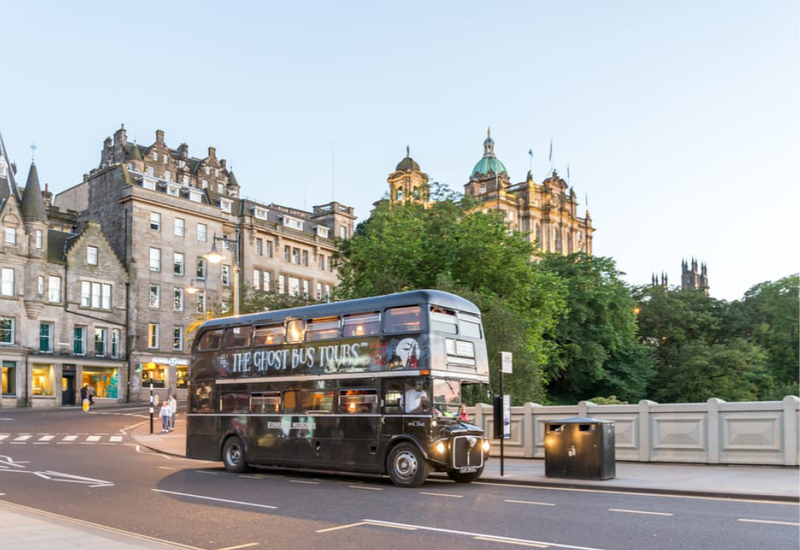 Фото: getyourguide.com/edinburgh-l44/edinburgh-ghost-bus-tour-t35228